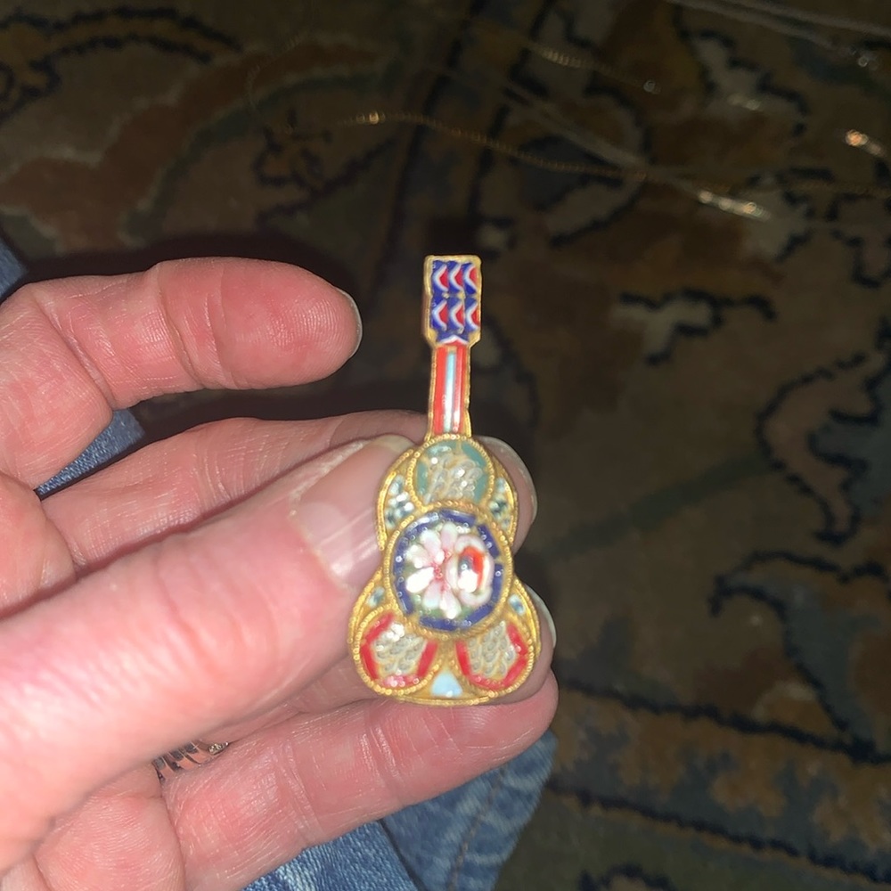 Vintage detailed‎ brooch